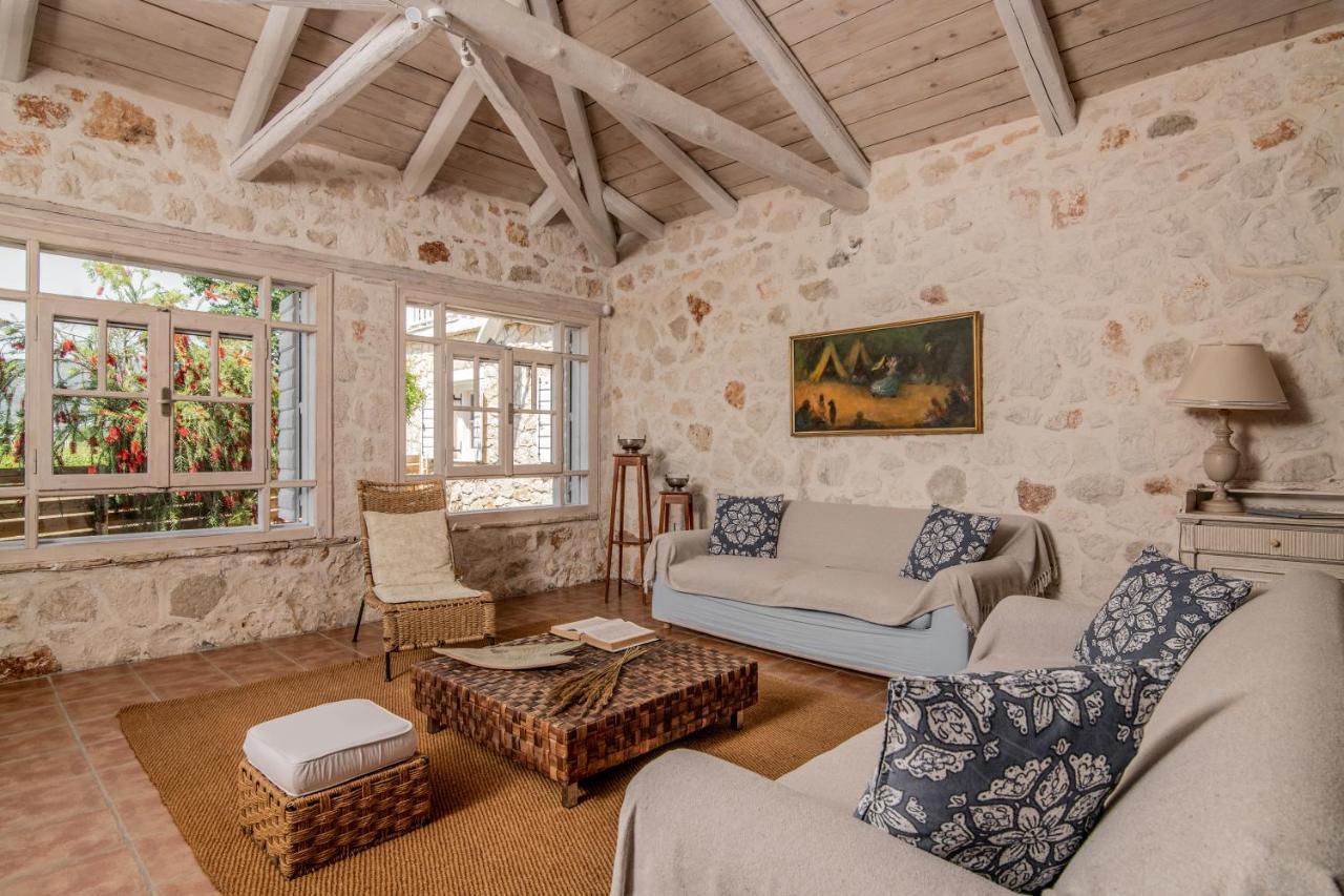 Villa In Pietra Kalamaras Makhairádhon Екстериор снимка