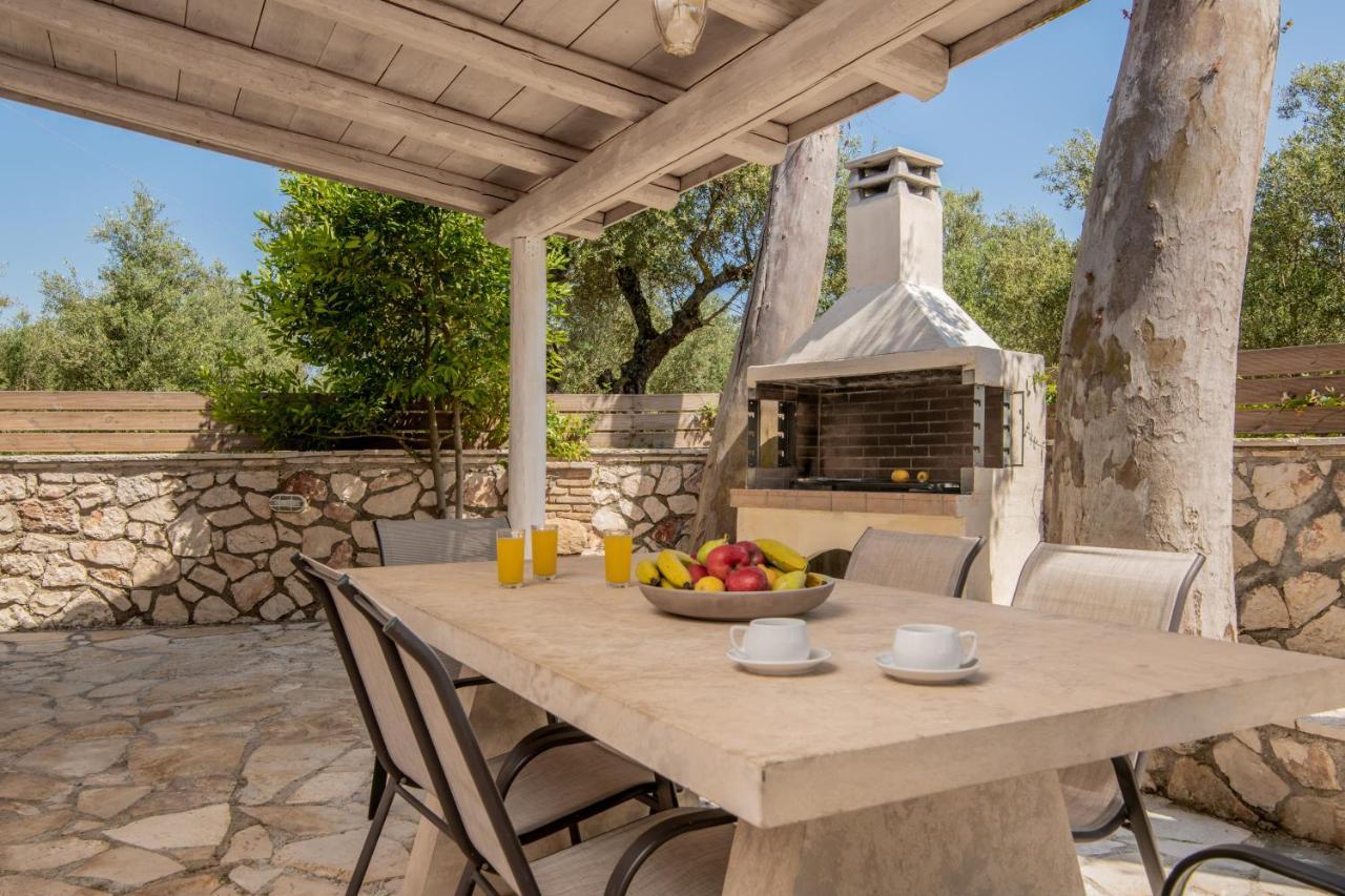 Villa In Pietra Kalamaras Makhairádhon Екстериор снимка