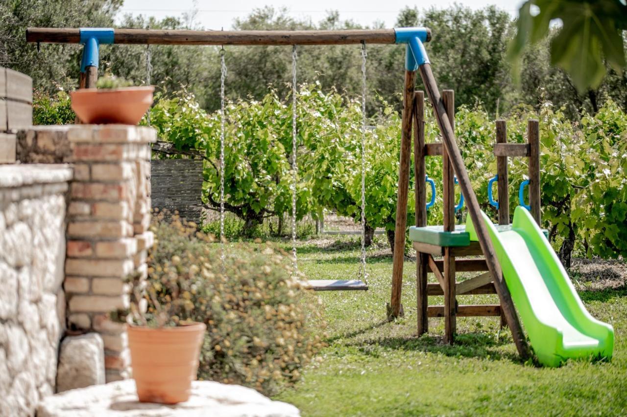 Villa In Pietra Kalamaras Makhairádhon Екстериор снимка