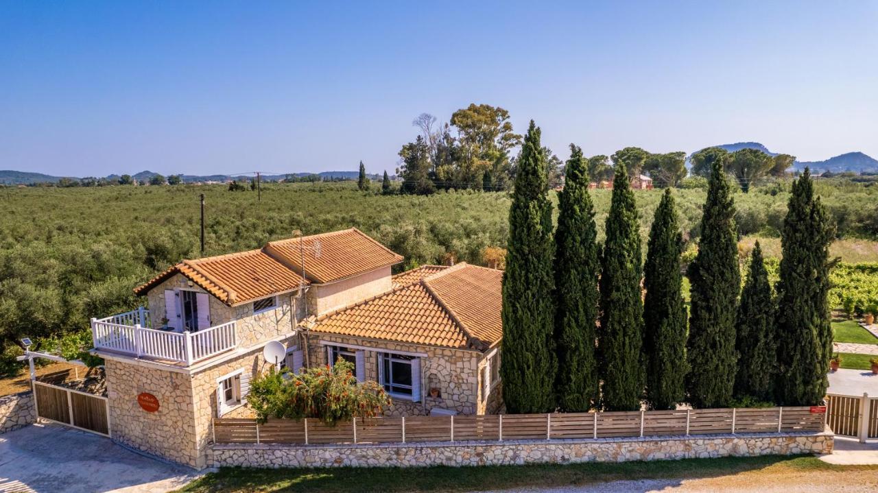 Villa In Pietra Kalamaras Makhairádhon Екстериор снимка