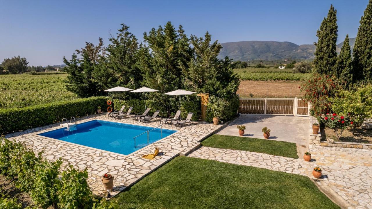 Villa In Pietra Kalamaras Makhairádhon Екстериор снимка