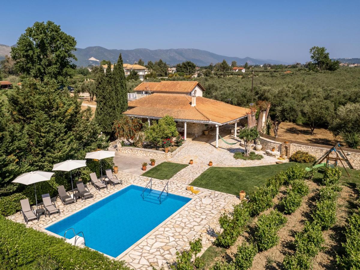Villa In Pietra Kalamaras Makhairádhon Екстериор снимка